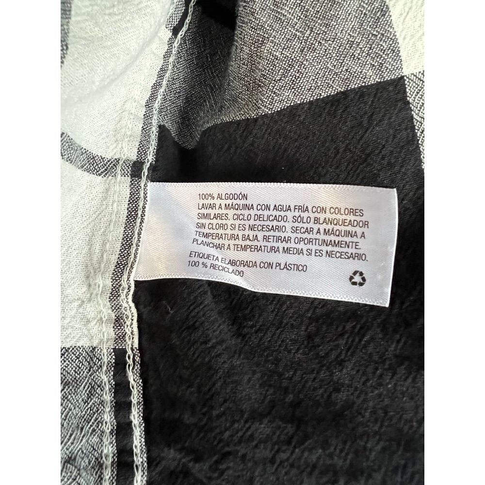 Universal Thread Shirt  - Picture 4 of 4